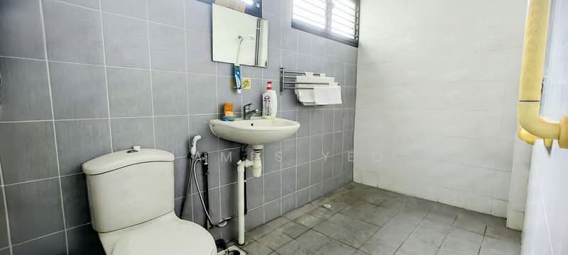 118 Marsiling Rise, 118 Marsiling Rise, 4 Bedrooms, 1,593 sqft, HDB Flat For Sale, by James Yeo, 500227924 - Bathroom - PropertyGuru.com.sg
