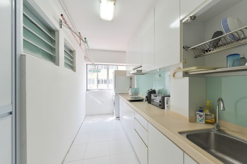228 Bishan Street 23, 228 Bishan Street 23, 3 Bedrooms, 1,098 sqft, HDB Flat For Sale, by Jennifer Ho, 500227933 - Kitchen - PropertyGuru.com.sg