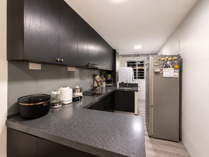308 Bukit Batok Street 31, 308 Bukit Batok Street 31, 3 Bedrooms, 1,001 sqft, HDB Flat For Sale, by Marcus Sim, 500227975 - Kitchen - PropertyGuru.com.sg