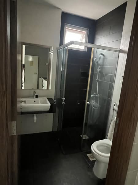 Parc Rosewood, 71 Rosewood Drive, 2 Bedrooms, 1,335 sqft, Condominium For Sale, by Lisa Liu, 500227978 - Bathroom - PropertyGuru.com.sg