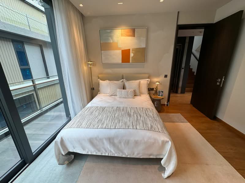 Villas @ Greenbank Park, 50 Greenbank Park, 6 Bedrooms, 5,436 sqft, Semi-Detached House For Sale, by Evelyn Peh, 500227981 - Bedroom - PropertyGuru.com.sg