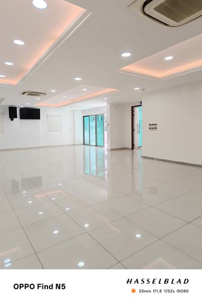 OFFICE/RELIGIOUS CLASS/INSTITUTIONS, Lorong 33 Geylang Road, 4,200 sqft, Office For Rent, by Desmiarti Desi, 500227987 - Interior - CommercialGuru.com.sg