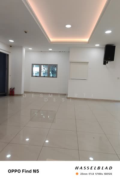 OFFICE/RELIGIOUS CLASS/INSTITUTIONS, Lorong 33 Geylang Road, 4,200 sqft, Office For Rent, by Desmiarti Desi, 500227987 - Interior - CommercialGuru.com.sg
