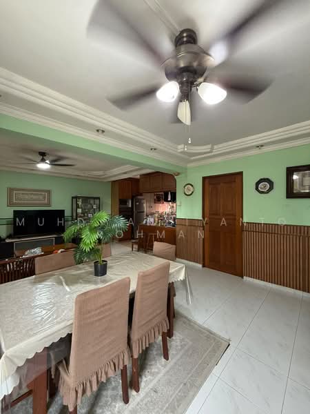 435 Choa Chu Kang Avenue 4, 435 Choa Chu Kang Avenue 4, 3 Bedrooms, 1,119 sqft, HDB Flat For Sale, by Muhd. Ardiyanto Rohman, 500227988 - Dining Room - PropertyGuru.com.sg