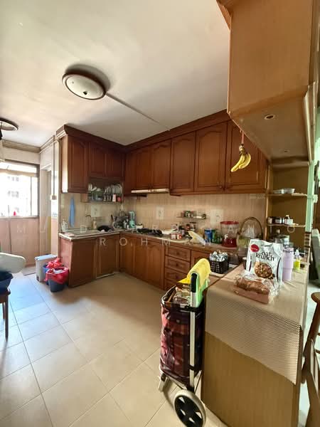 435 Choa Chu Kang Avenue 4, 435 Choa Chu Kang Avenue 4, 3 Bedrooms, 1,119 sqft, HDB Flat For Sale, by Muhd. Ardiyanto Rohman, 500227988 - Kitchen - PropertyGuru.com.sg