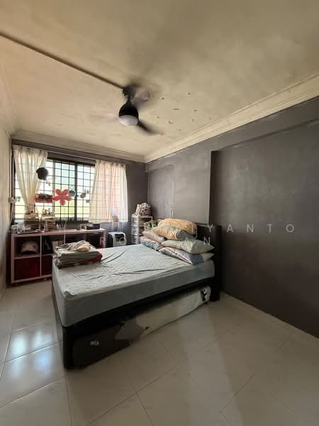 435 Choa Chu Kang Avenue 4, 435 Choa Chu Kang Avenue 4, 3 Bedrooms, 1,119 sqft, HDB Flat For Sale, by Muhd. Ardiyanto Rohman, 500227988 - Bedroom - PropertyGuru.com.sg