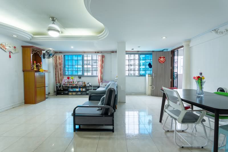 427 Yishun Avenue 11, 427 Yishun Avenue 11, Sembawang / Yishun, 3 Bedrooms, 1,119 sqft, HDB Flat For Sale, by Michael Ooi, 500228002 - Living Room - PropertyGuru.com.sg