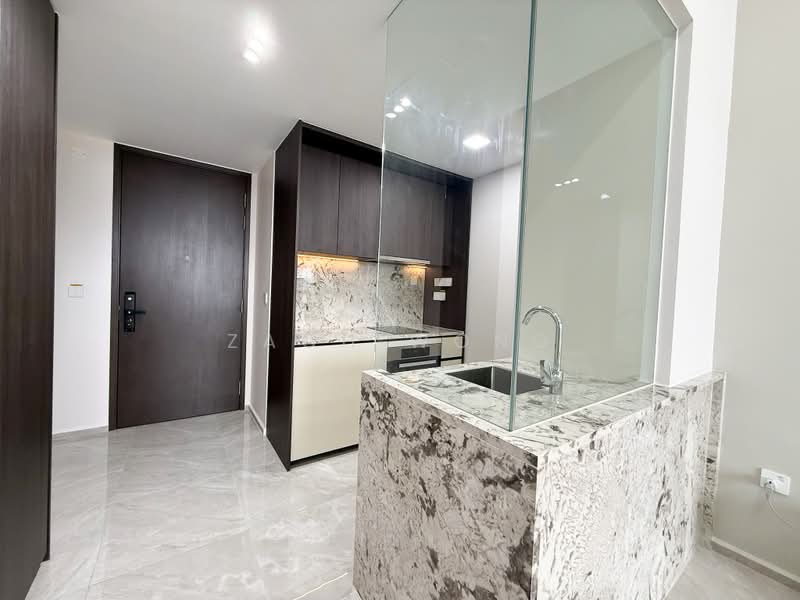 Tembusu Grand, 94 Jalan Tembusu, 2 Bedrooms, 829 sqft, Condominium For Sale, by Zach Wong, 500228003 - Kitchen - PropertyGuru.com.sg