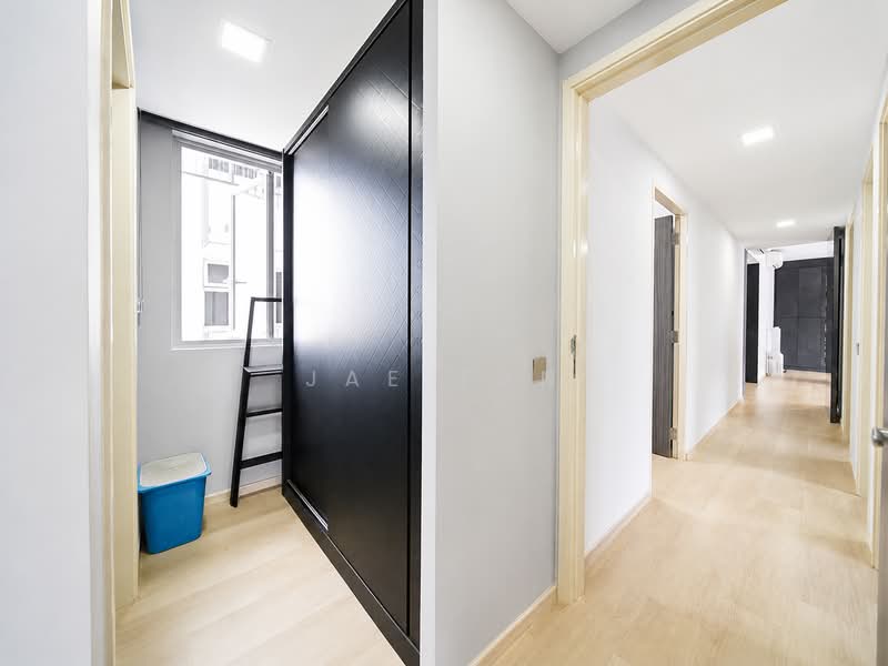 Ecopolitan, 136 Punggol Walk, 3 Bedrooms, 1,216 sqft, Executive Condominium For Sale, by Jae Tan, 500228016 - Walk in Wardobe - PropertyGuru.com.sg