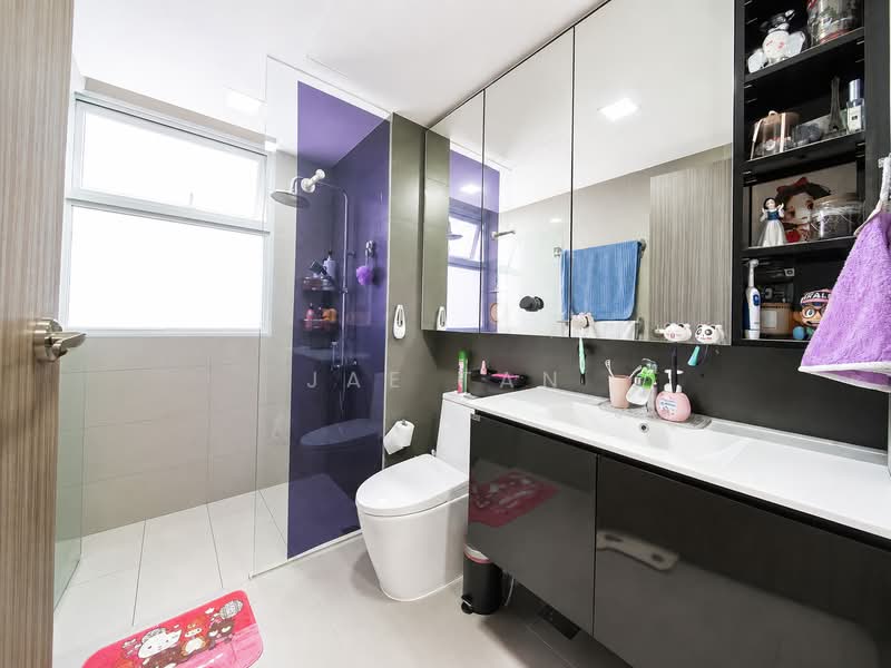 Ecopolitan, 136 Punggol Walk, 3 Bedrooms, 1,216 sqft, Executive Condominium For Sale, by Jae Tan, 500228016 - Master Bathroom - PropertyGuru.com.sg