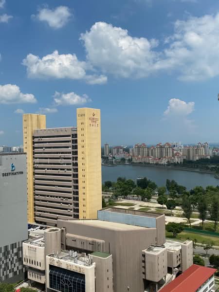 City Gate, 371 Beach Road, 2 Bedrooms, 775 sqft, Apartment For Sale, by Michelle Tan, 500228017 - Exterior - PropertyGuru.com.sg