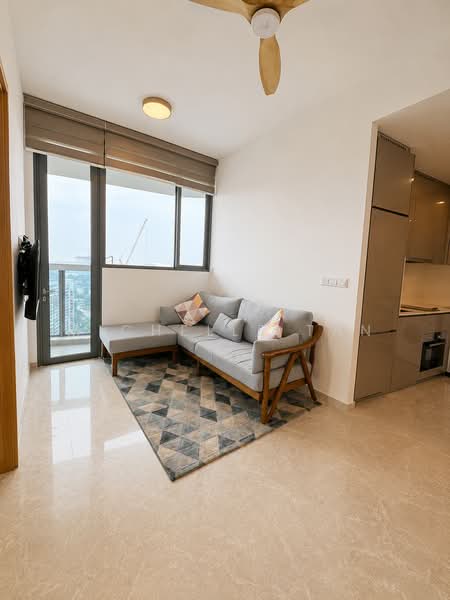 City Gate, 371 Beach Road, 2 Bedrooms, 775 sqft, Apartment For Sale, by Michelle Tan, 500228017 - Living Room - PropertyGuru.com.sg