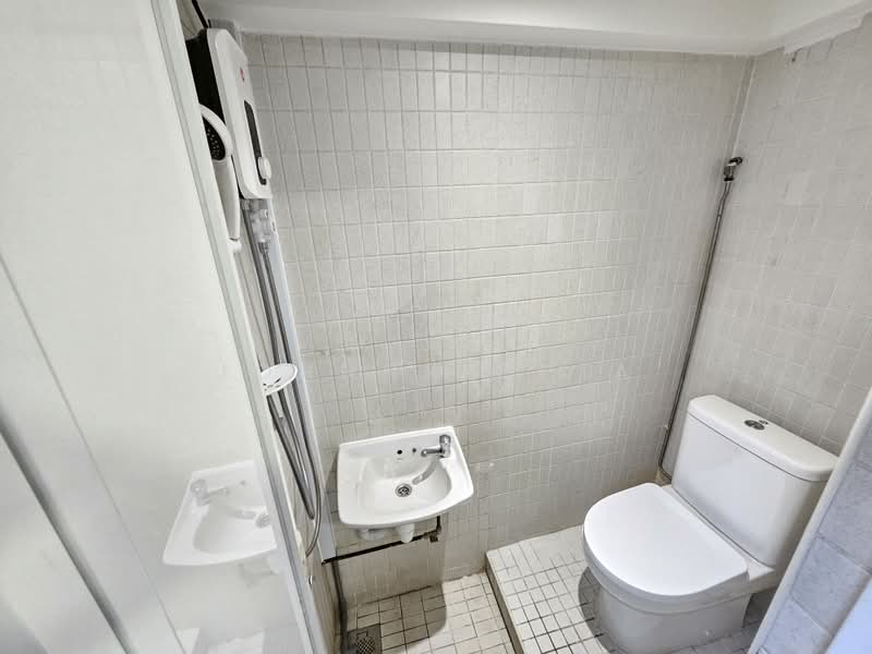 Chancery Court, 36A Dunearn Road, 3 Bedrooms, 2,271 sqft, Condominium For Rent, by Johnny Chia, 500228021 - Bathroom - PropertyGuru.com.sg