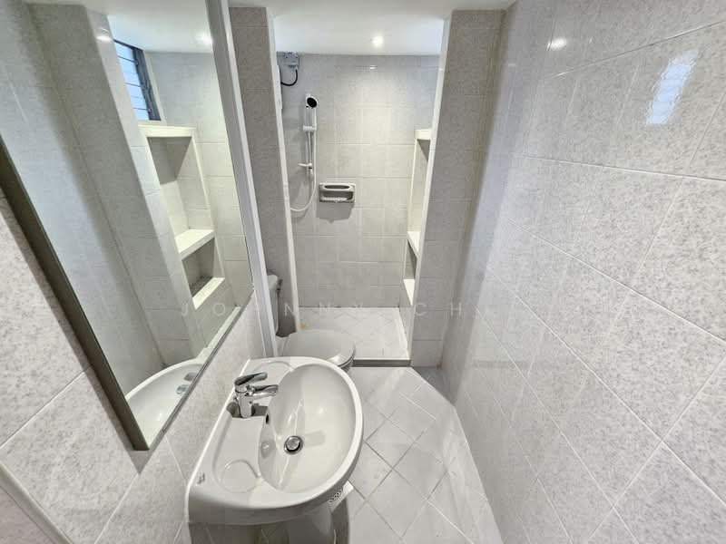 Chancery Court, 36A Dunearn Road, 3 Bedrooms, 2,271 sqft, Condominium For Rent, by Johnny Chia, 500228021 - Bathroom - PropertyGuru.com.sg