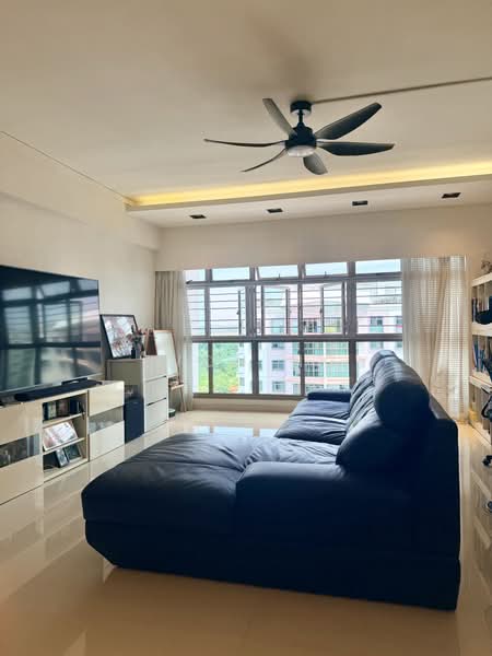 160A Punggol Central, 160A Punggol Central, 3 Bedrooms, 1,216 sqft, HDB Flat For Sale, by Evon Ng, 500228029 - Living Room - PropertyGuru.com.sg