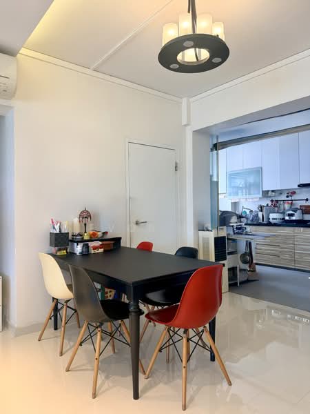 160A Punggol Central, 160A Punggol Central, 3 Bedrooms, 1,216 sqft, HDB Flat For Sale, by Evon Ng, 500228029 - Dining Room - PropertyGuru.com.sg