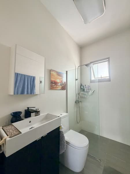 160A Punggol Central, 160A Punggol Central, 3 Bedrooms, 1,216 sqft, HDB Flat For Sale, by Evon Ng, 500228029 - Bathroom - PropertyGuru.com.sg
