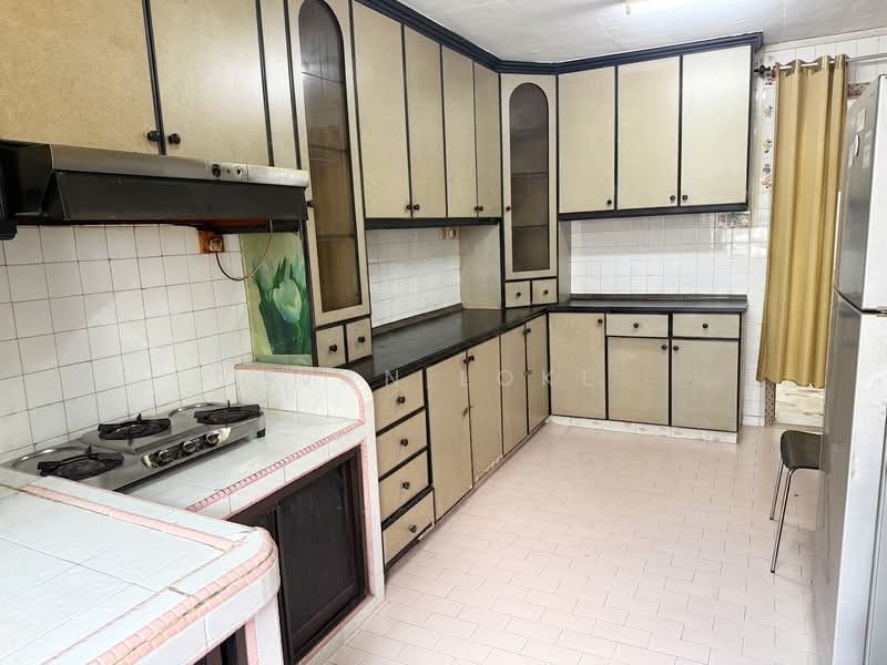 534 Jurong West Street 52, 534 Jurong West Street 52, 2 Bedrooms, 721 sqft, HDB Flat For Sale, by Ivan Loke, 500228032 - Kitchen - PropertyGuru.com.sg
