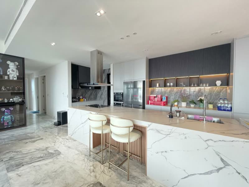 Grange Infinite, 27 Grange Road, 4 Bedrooms, 2,702 sqft, Condominium For Sale, by Isabel It, 500228044 - Kitchen - PropertyGuru.com.sg