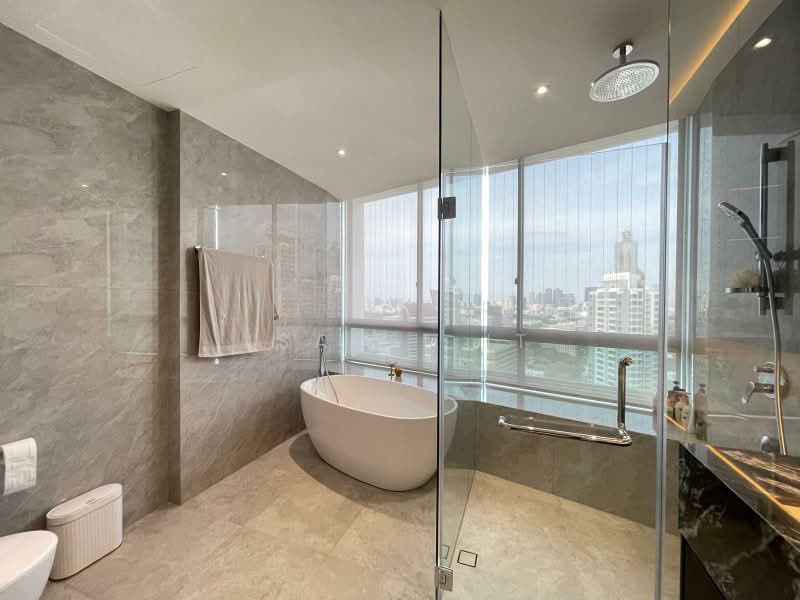 Grange Infinite, 27 Grange Road, 4 Bedrooms, 2,702 sqft, Condominium For Sale, by Isabel It, 500228044 - Bathroom - PropertyGuru.com.sg