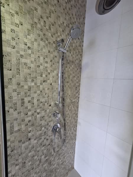 Suites 28, 28 Lorong 30 Geylang, 1 Bedroom, 893 sqft, Apartment For Rent, by Prameela D/O Rathanan, 500228049 - Bathroom - PropertyGuru.com.sg