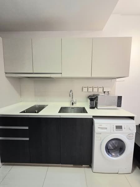 Suites 28, 28 Lorong 30 Geylang, 1 Bedroom, 893 sqft, Apartment For Rent, by Prameela D/O Rathanan, 500228049 - Kitchen - PropertyGuru.com.sg