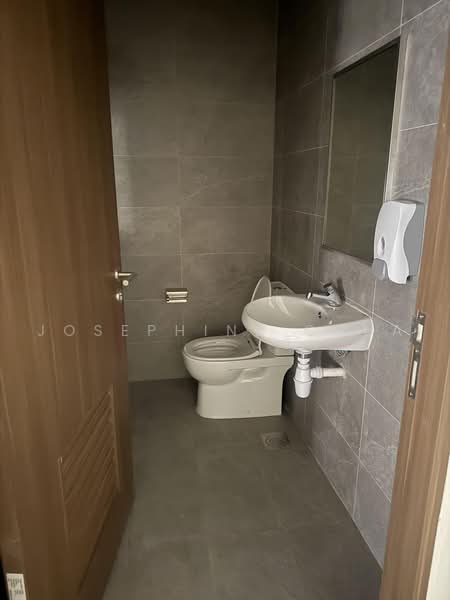 Stellar @ Tampines, 12 Tampines North Drive 4, 1,668 sqft, Factory / Workshop (B2) For Rent, by Josephine Chua, 500228052 - Bathroom - CommercialGuru.com.sg