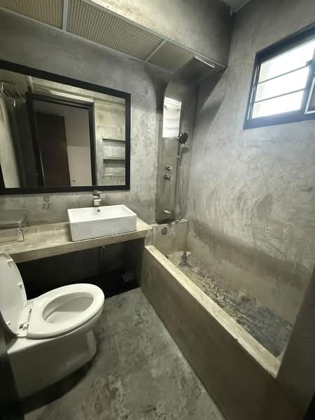 472C Fernvale Street, 472C Fernvale Street, 3 Bedrooms, 1,000 sqft, HDB Flat For Sale, by Steven Max Quek, 500228054 - Bathroom - PropertyGuru.com.sg