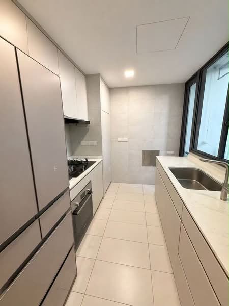 8 @ Woodleigh, 8 Woodleigh Close, 3 Bedrooms, 958 sqft, Condominium For Rent, by Emily Wan, 500228062 - Good ventilation and fully equip Kitchen - PropertyGuru.com.sg