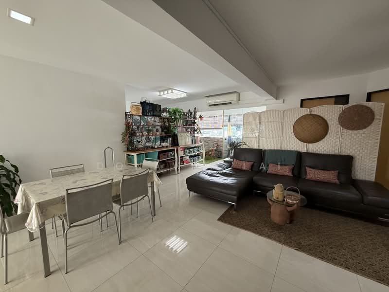 201 Bukit Batok Street 21, 201 Bukit Batok Street 21, 4 Bedrooms, 1,600 sqft, HDB Flat For Rent, by Donavan Lai, 500228063 - Living Room - PropertyGuru.com.sg