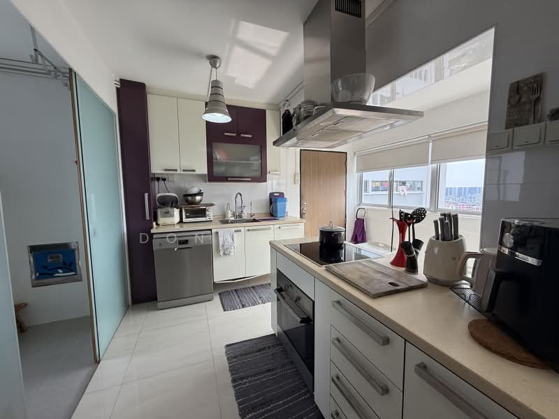 201 Bukit Batok Street 21, 201 Bukit Batok Street 21, 4 Bedrooms, 1,600 sqft, HDB Flat For Rent, by Donavan Lai, 500228063 - Kitchen - PropertyGuru.com.sg