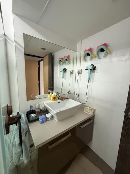 201 Bukit Batok Street 21, 201 Bukit Batok Street 21, 4 Bedrooms, 1,600 sqft, HDB Flat For Rent, by Donavan Lai, 500228063 - Bathroom - PropertyGuru.com.sg