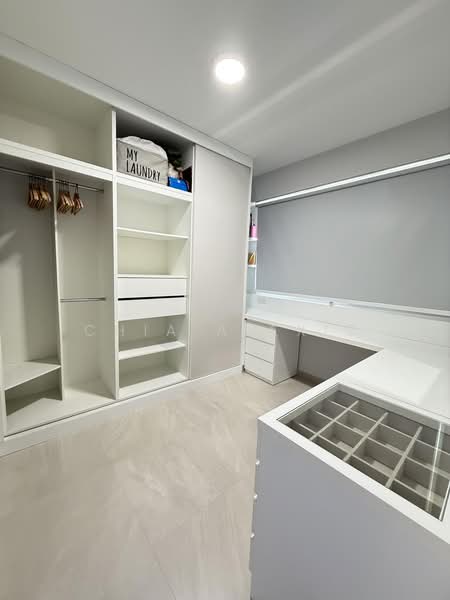 591A Ang Mo Kio Street 51, 591A Ang Mo Kio Street 51, 3 Bedrooms, 1,001 sqft, HDB Flat For Rent, by Chia Alexis, 500228065 - Common bedroom covert wardrobe - PropertyGuru.com.sg