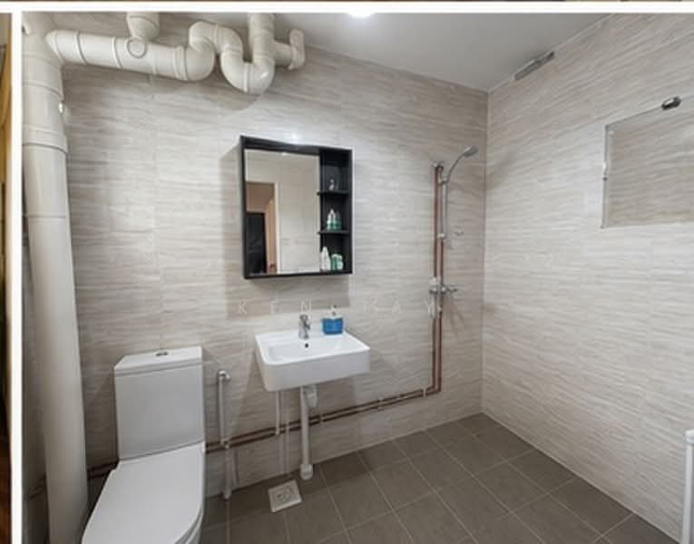 230F Tampines Street 24, 230F Tampines Street 24, 4 Bedrooms, 1,614 sqft, HDB Flat For Sale, by Ken Tay, 500228066 - Bathroom - PropertyGuru.com.sg
