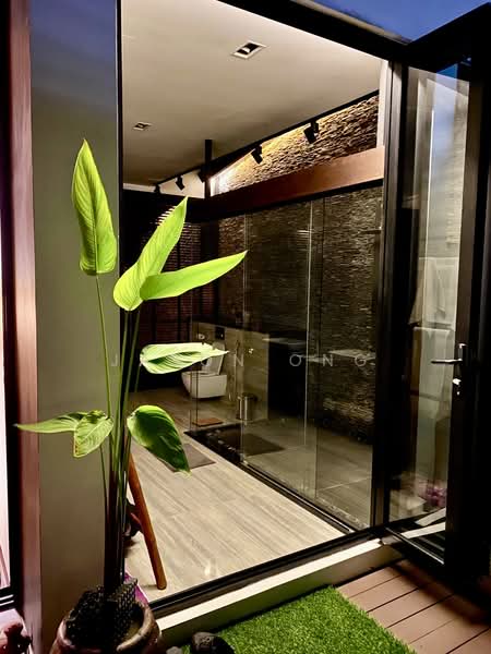 Washingtonia Villa, Tamarind Road, Seletar / Yio Chu Kang, 5 Bedrooms, 5,880 sqft, Semi-Detached House For Sale, by Jason Ong, 500228075 - Bathroom - PropertyGuru.com.sg
