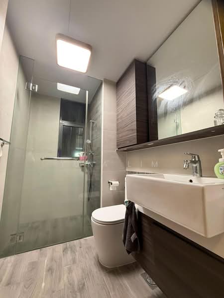 The Terrace, 88 Edgedale Plains, 3 Bedrooms, 1,076 sqft, Executive Condominium For Sale, by Yuna Lim, 500228082 - Bathroom - PropertyGuru.com.sg