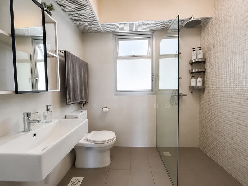 228A Punggol Field, 228A Punggol Field, 3 Bedrooms, 1,216 sqft, HDB Flat For Sale, by Alvin Ling, 500228085 - Bathroom - PropertyGuru.com.sg