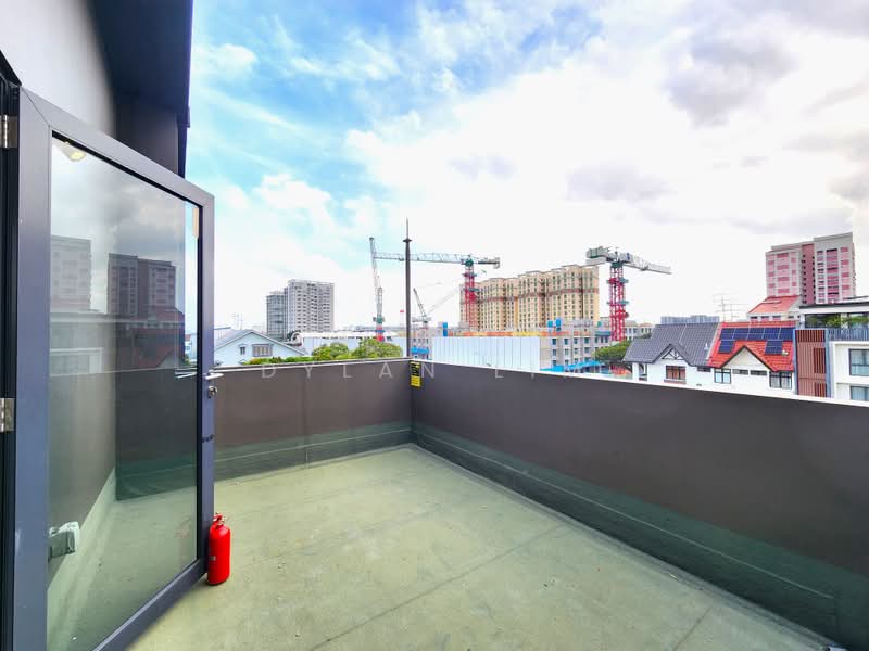 Senyum Residences, 65A Jalan Senyum, 4 Bedrooms, 2,766 sqft, Cluster House For Sale, by Dylan Lim, 500228096 - Balcony - PropertyGuru.com.sg