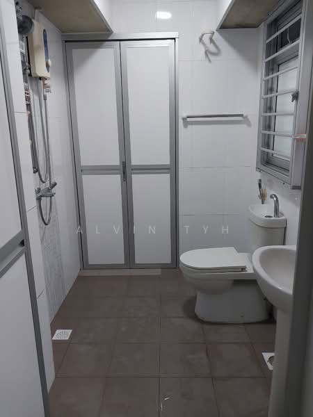 140C Corporation Drive, 140C Corporation Drive, 1 Bedroom, 506 sqft, HDB Flat For Rent, by Alvin Tyh, 500228110 - Bathroom - PropertyGuru.com.sg