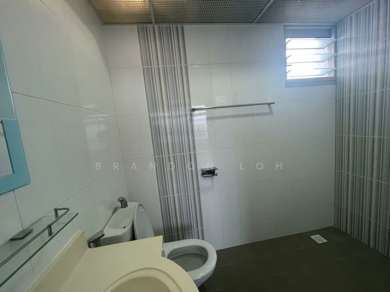323C Sumang Walk, 323C Sumang Walk, 3 Bedrooms, 1,001 sqft, HDB Flat For Rent, by Brandon Loh, 500228112 - Bathroom - PropertyGuru.com.sg