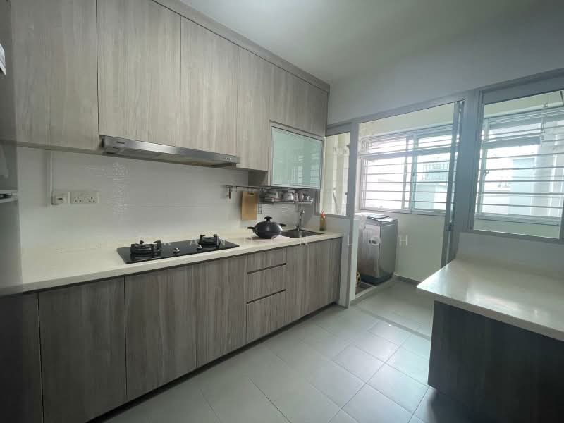 323C Sumang Walk, 323C Sumang Walk, 3 Bedrooms, 1,001 sqft, HDB Flat For Rent, by Brandon Loh, 500228112 - Kitchen - PropertyGuru.com.sg