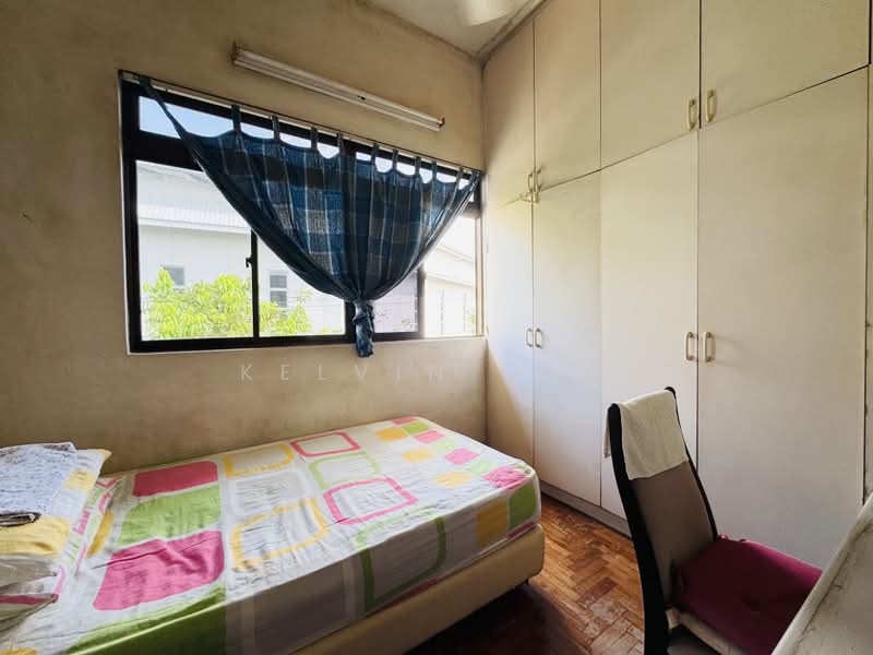 JALAN PERNAMA / BENA PARK, 7A, 4 Bedrooms, 2,800 sqft, Semi-Detached House For Sale, by Kelvin Ong, 500228114 - Bedroom - PropertyGuru.com.sg