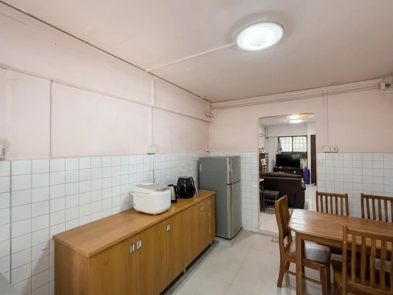 22 Marsiling Drive, 22 Marsiling Drive, 2 Bedrooms, 721 sqft, HDB Flat For Sale, by Jia Qi Lee, 500228122 - Kitchen - PropertyGuru.com.sg