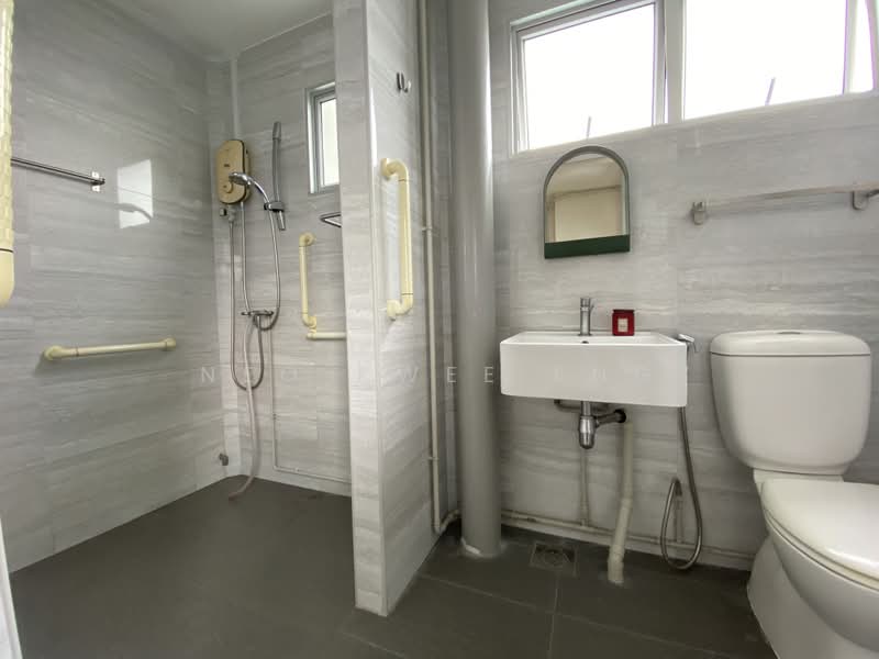 818 Woodlands Street 82, 818 Woodlands Street 82, Studio, 569 sqft, HDB Flat For Rent, by Neo Kwee Eng, 500228134 - Bathroom - PropertyGuru.com.sg