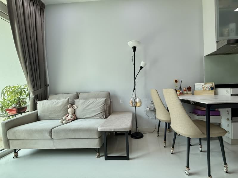Parc Rosewood, 95 Rosewood Drive, 1 Bedroom, 431 sqft, Condominium For Sale, by Robert Peng 彭润标, 500228136 - Living Room - PropertyGuru.com.sg