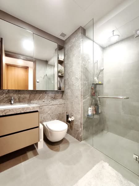 Stirling Residences, 23 Stirling Road, 2 Bedrooms, 635 sqft, Condominium For Sale, by Li Zhen Tan, 500228139 - Bathroom - PropertyGuru.com.sg