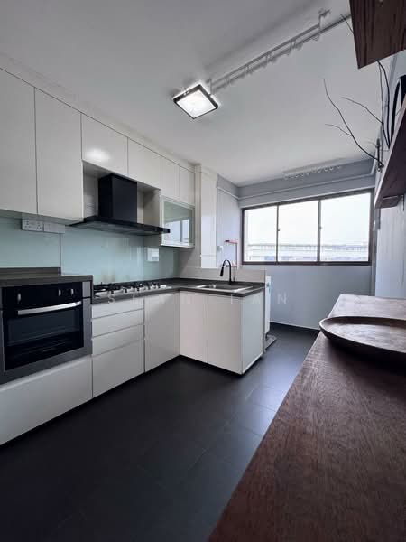 662 Yishun Avenue 4, 662 Yishun Avenue 4, 3 Bedrooms, 904 sqft, HDB Flat For Sale, by Sean Tan, 500228140 - Kitchen - PropertyGuru.com.sg