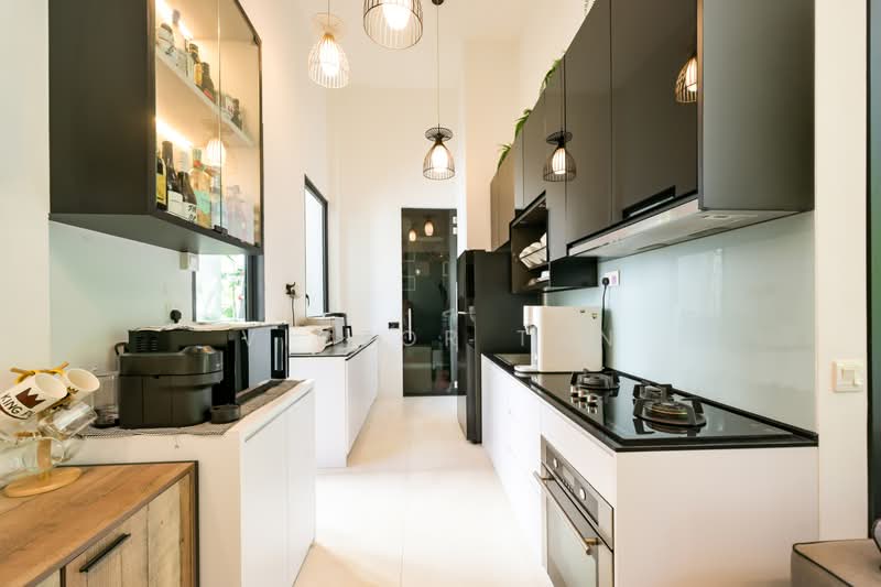Foresque Residences, 101 Petir Road, 3 Bedrooms, 1,528 sqft, Condominium For Sale, by Victor Tan, 500228149 - Kitchen - PropertyGuru.com.sg