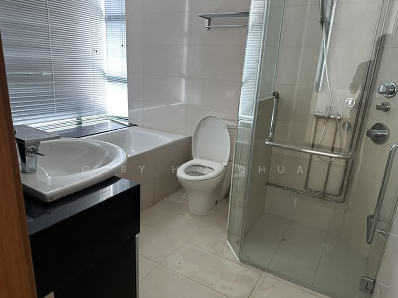 Riveria Gardens, 8 River Valley Grove, 2 Bedrooms, 969 sqft, Condominium For Rent, by Gary H S Chua, 500228164 - Bathroom - PropertyGuru.com.sg