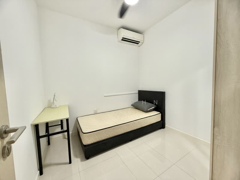 Treasure at Tampines, 15 Tampines Lane, Room Rental, 90 sqft, Condominium For Rent, by Young Chng, 500228175 - Bedroom - PropertyGuru.com.sg